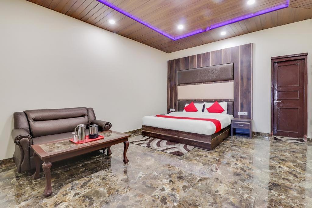Hotel Himdhara, Dalhousie Bagian luar foto