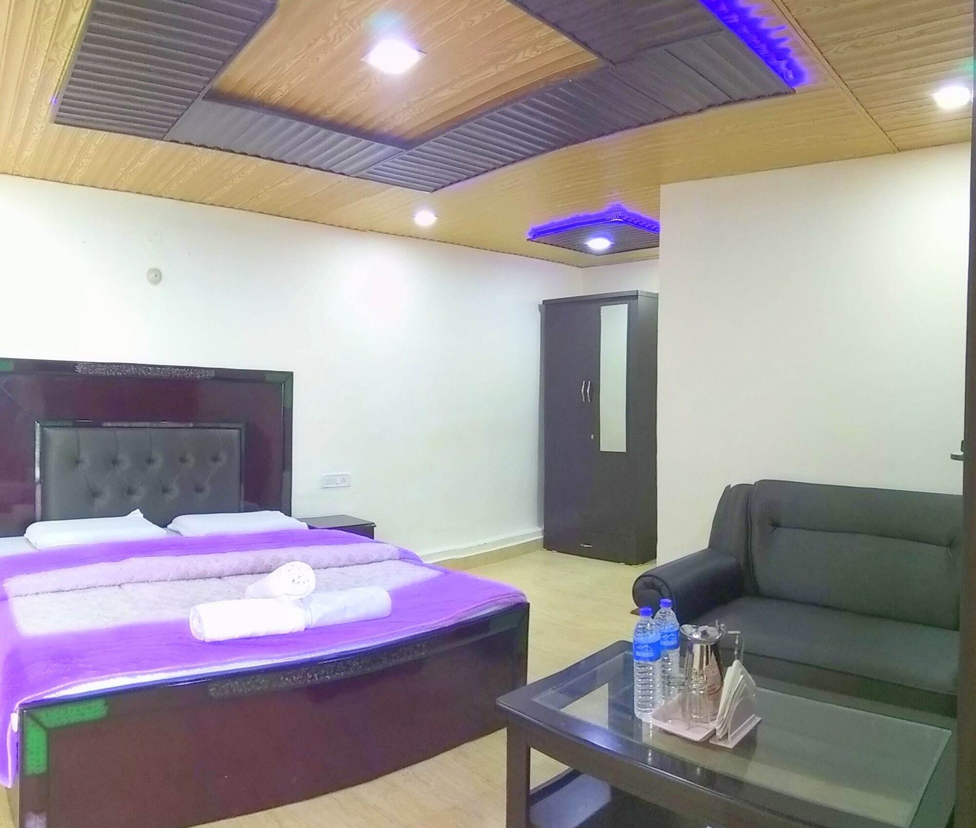Hotel Himdhara, Dalhousie Bagian luar foto